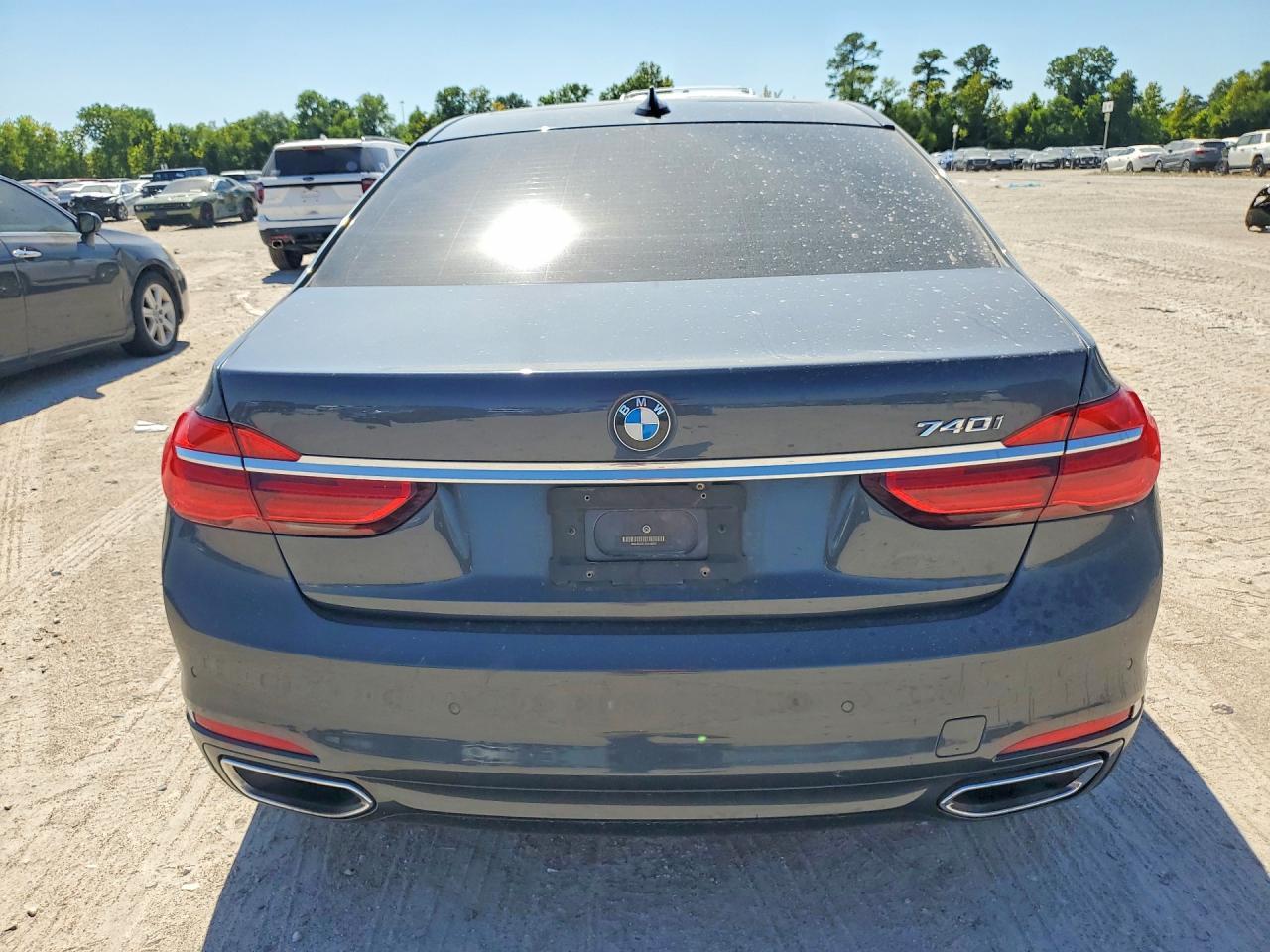 2016 BMW 740 I - zdjęcie 6