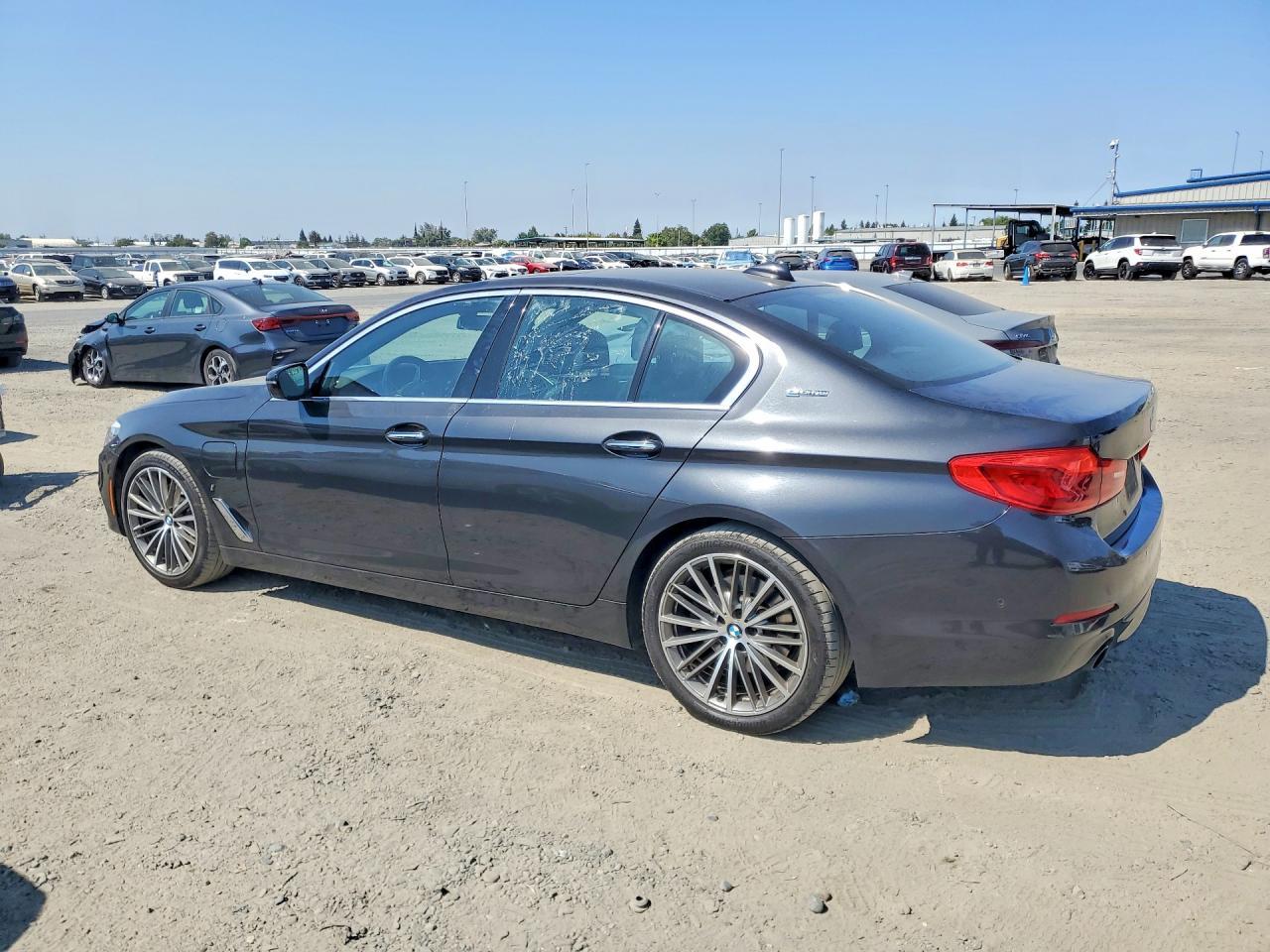 2018 BMW 530E - zdjęcie 2
