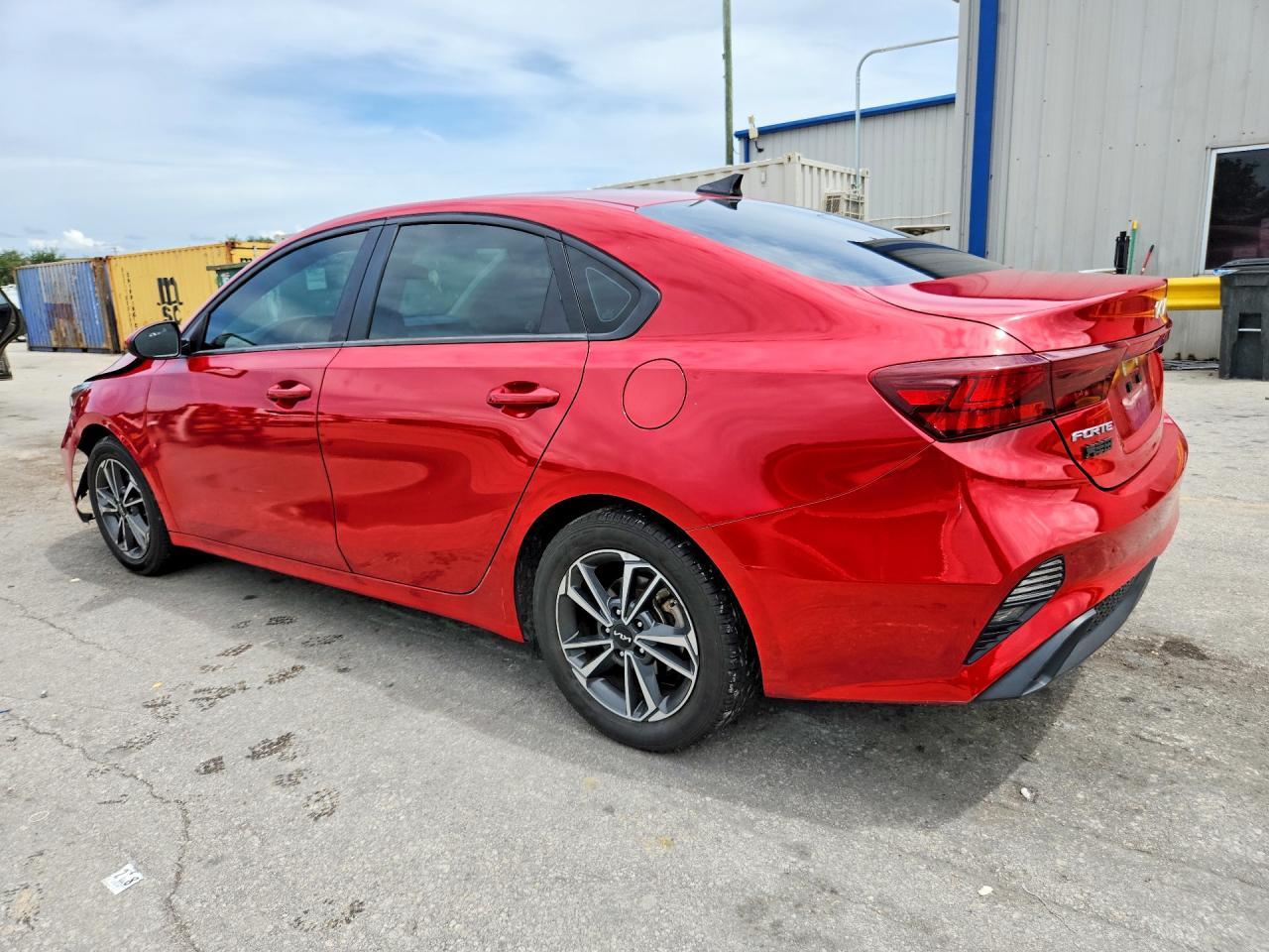 2023 Kia Forte Lxs - zdjęcie 2