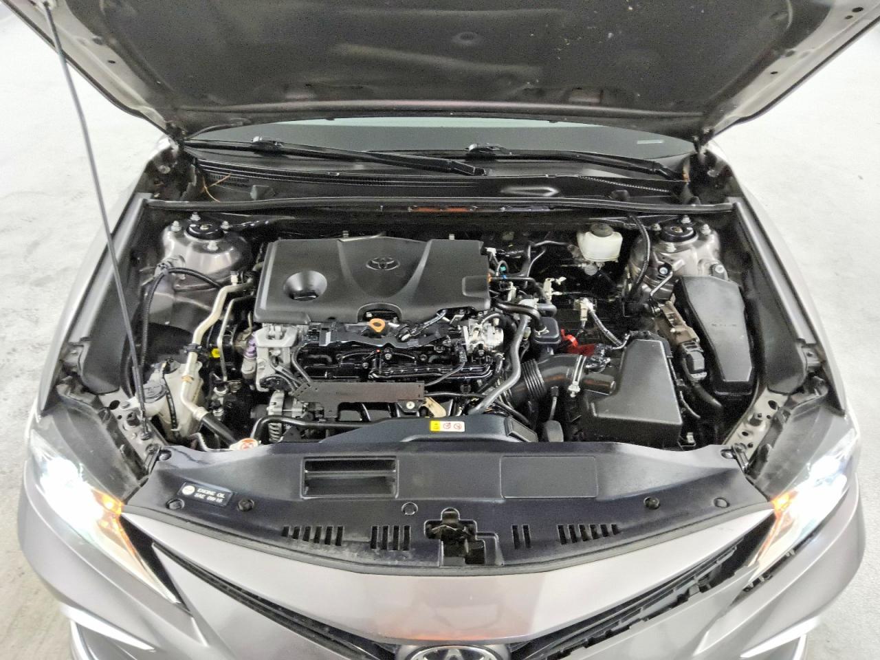2022 Toyota Camry Le - zdjęcie 11
