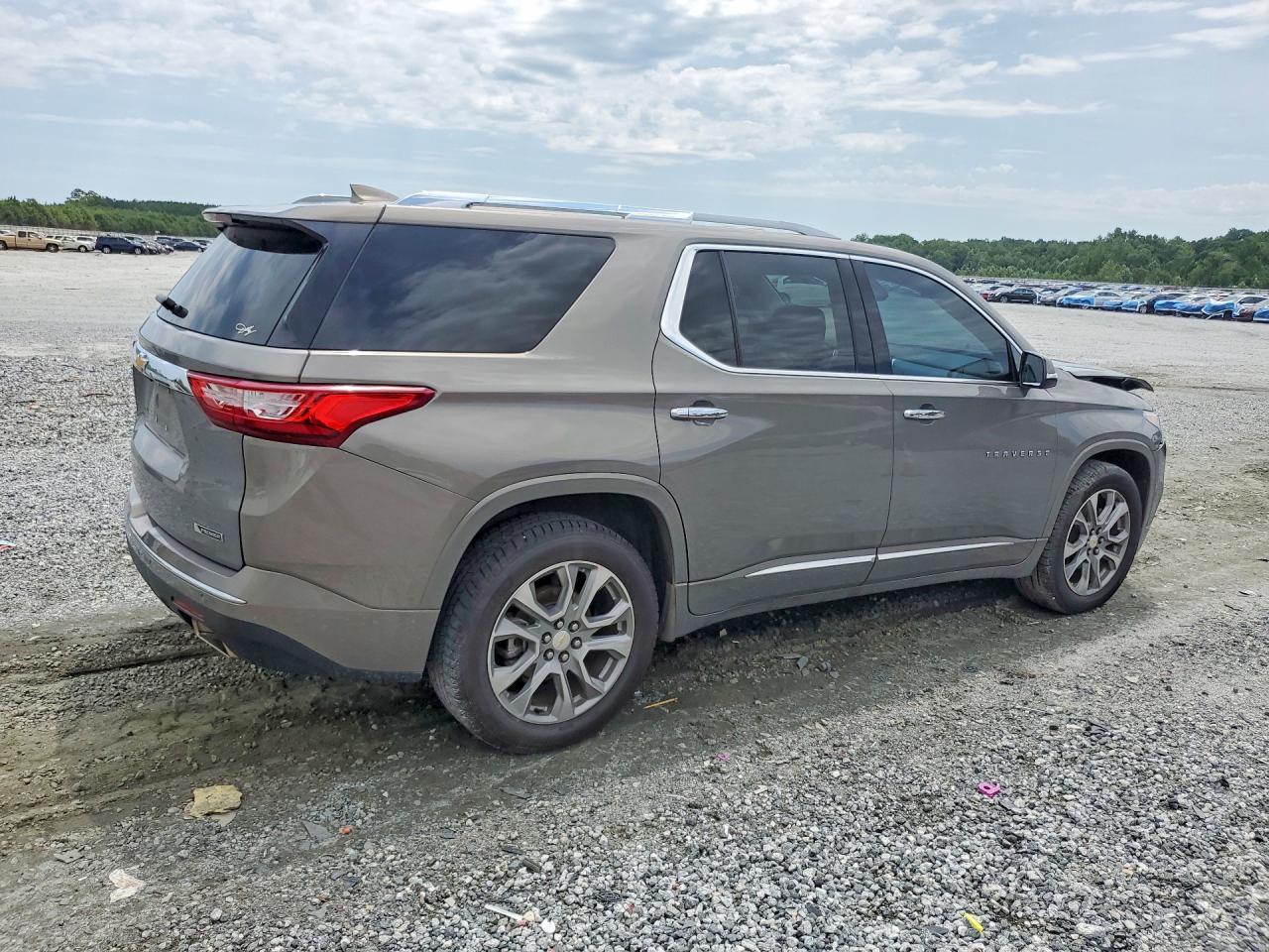 2018 Chevrolet Traverse Premier - zdjęcie 3