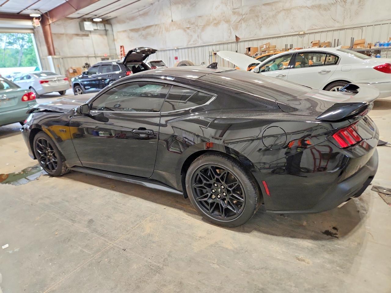 2024 Ford Mustang Gt - zdjęcie 2
