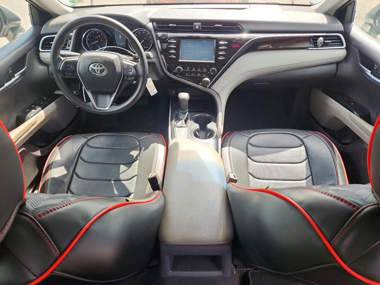 2018 Toyota Camry Le - zdjęcie 8