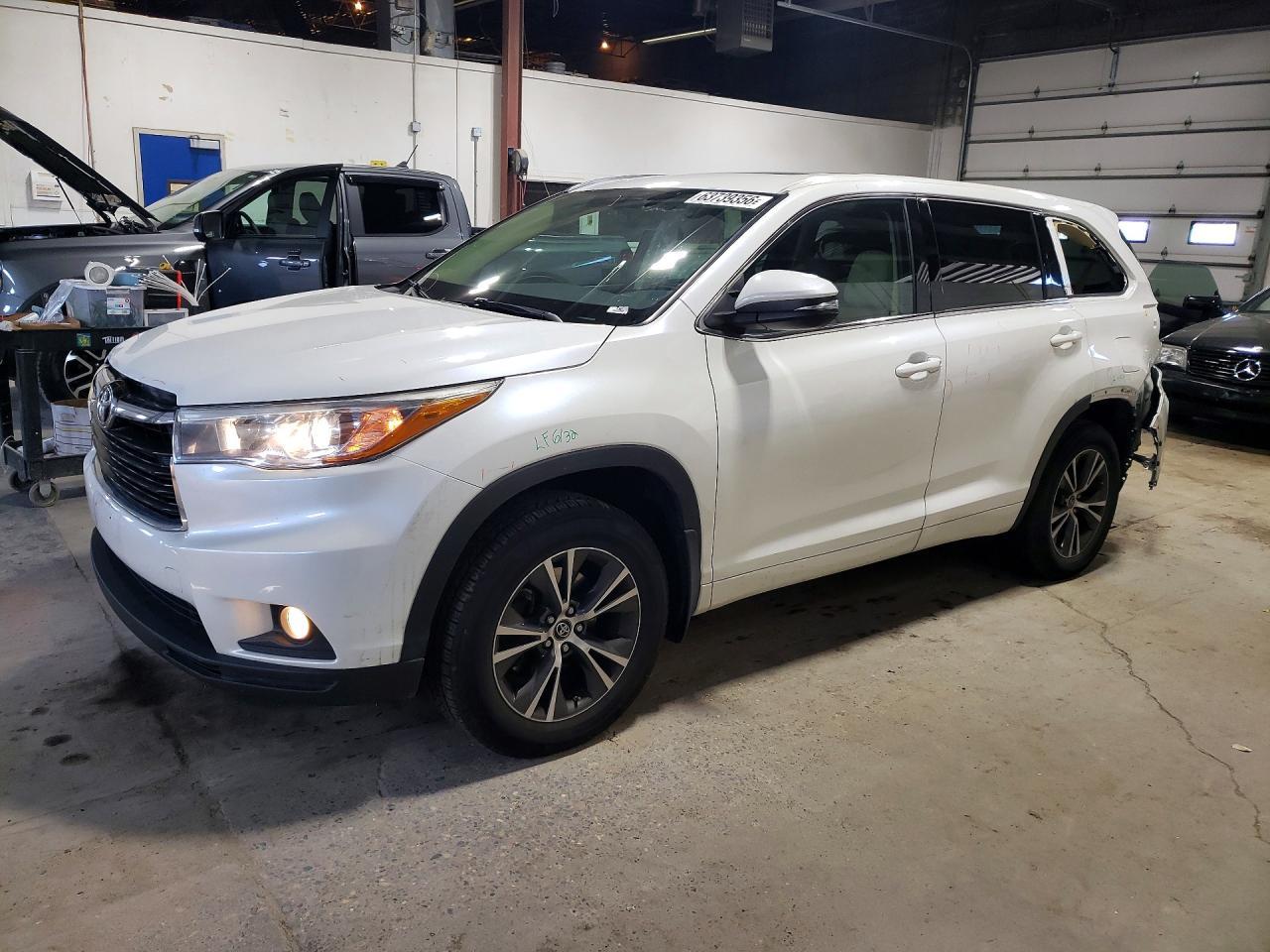 2016 Toyota Highlander Xle - zdjęcie główne