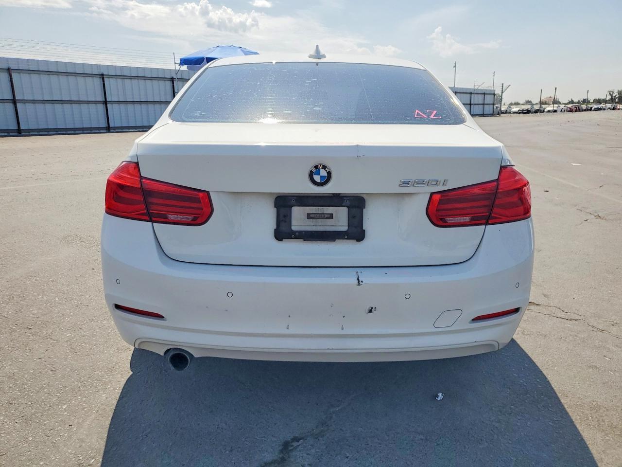 2016 BMW 320 I - zdjęcie 6