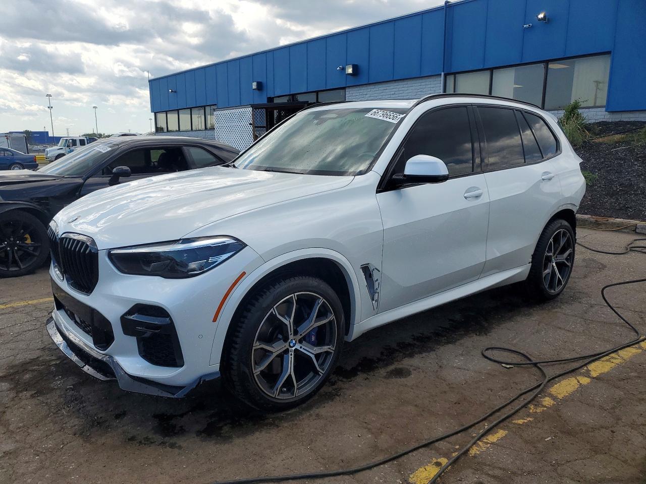 2022 BMW X5 M50I - zdjęcie główne