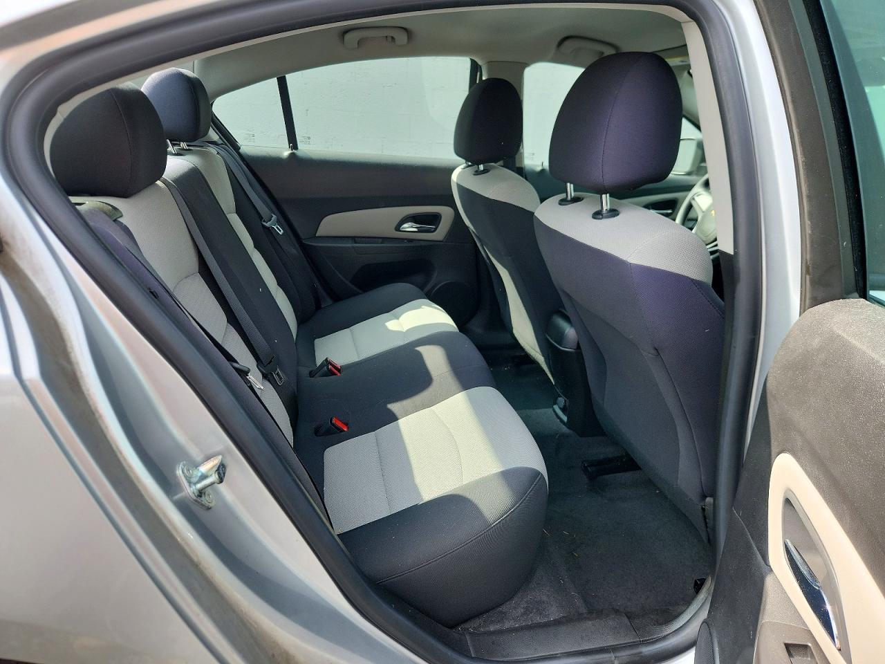 2015 Chevrolet Cruze Ls - zdjęcie 10