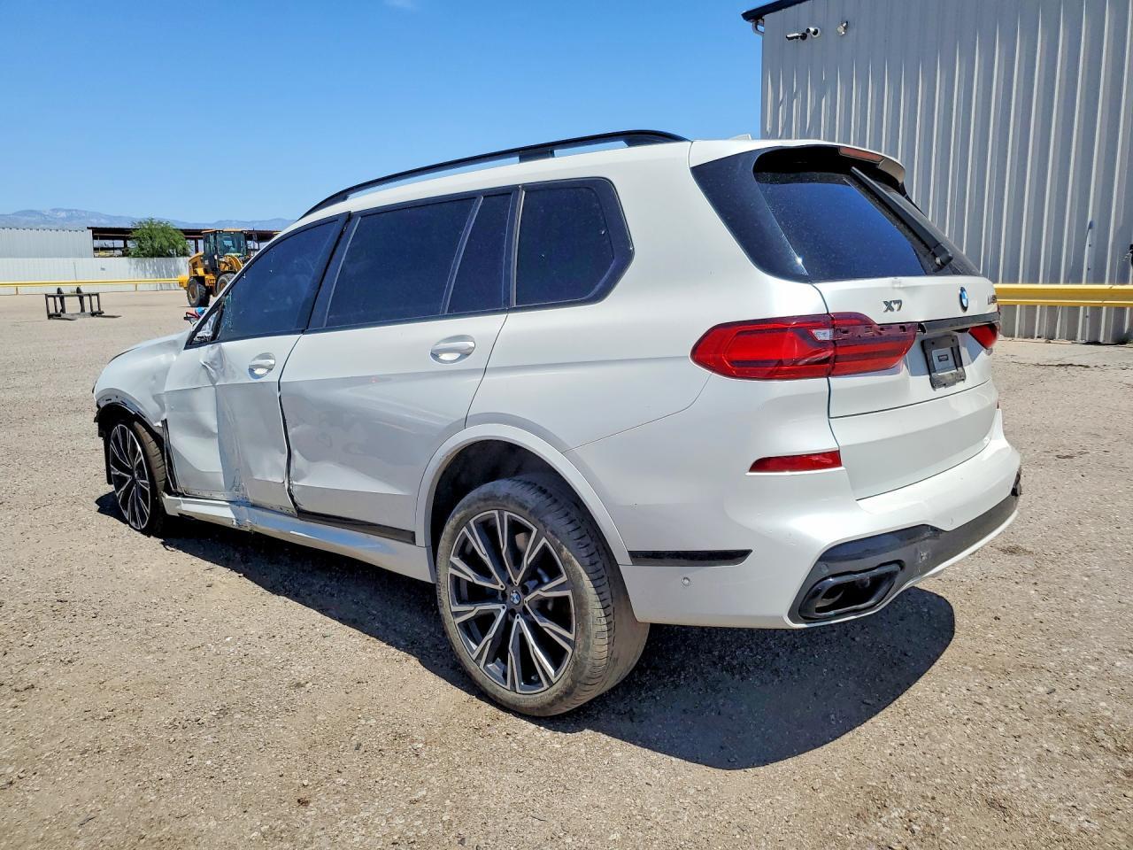 2022 BMW X7 M50I - zdjęcie 2