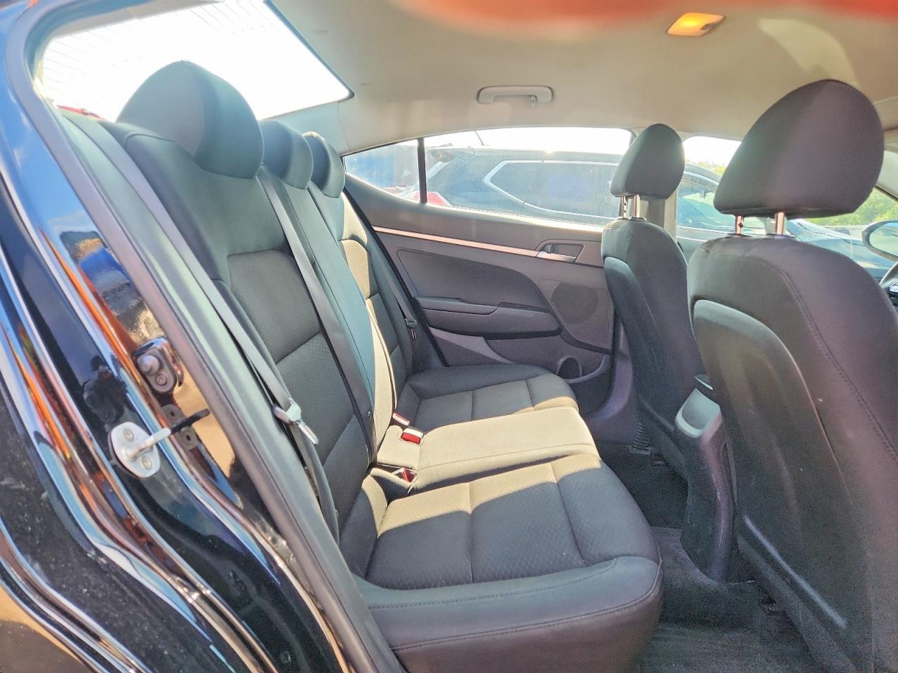 2019 Hyundai Elantra Se - zdjęcie 10