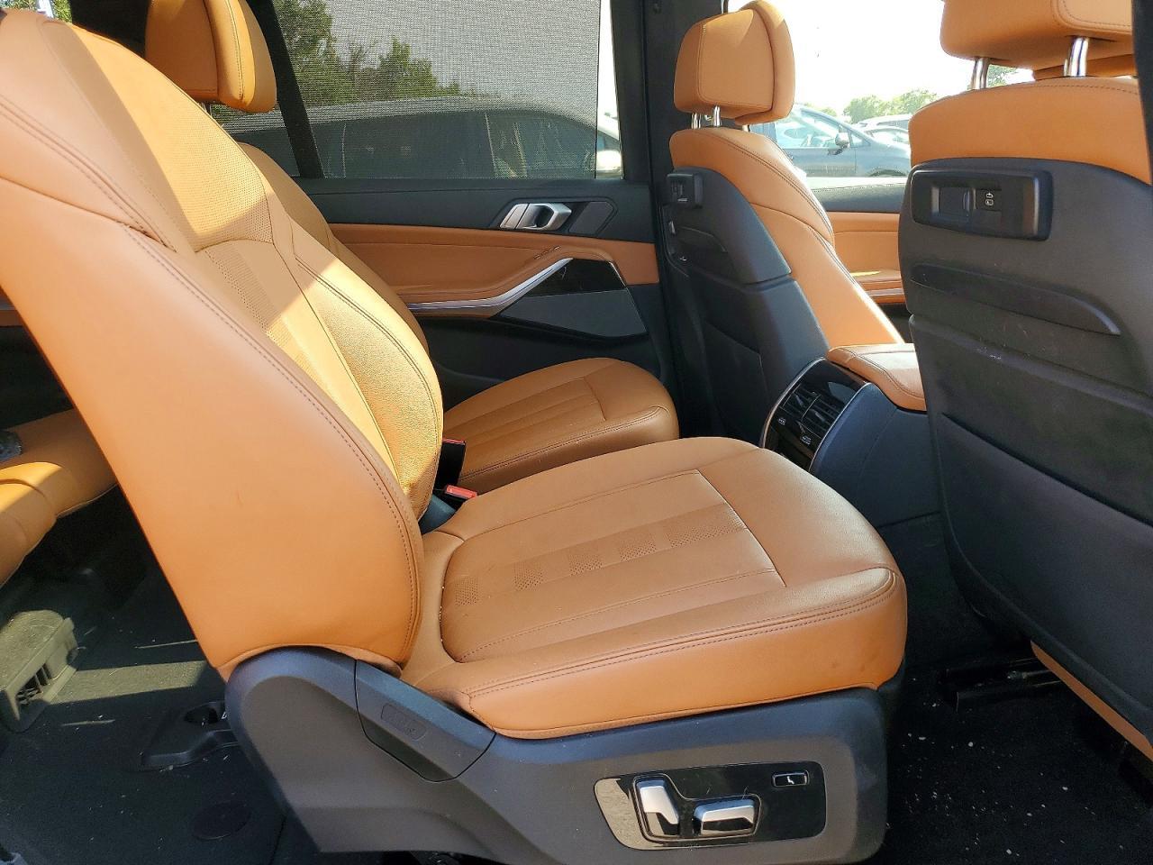 2021 BMW X7 M50I - zdjęcie 11