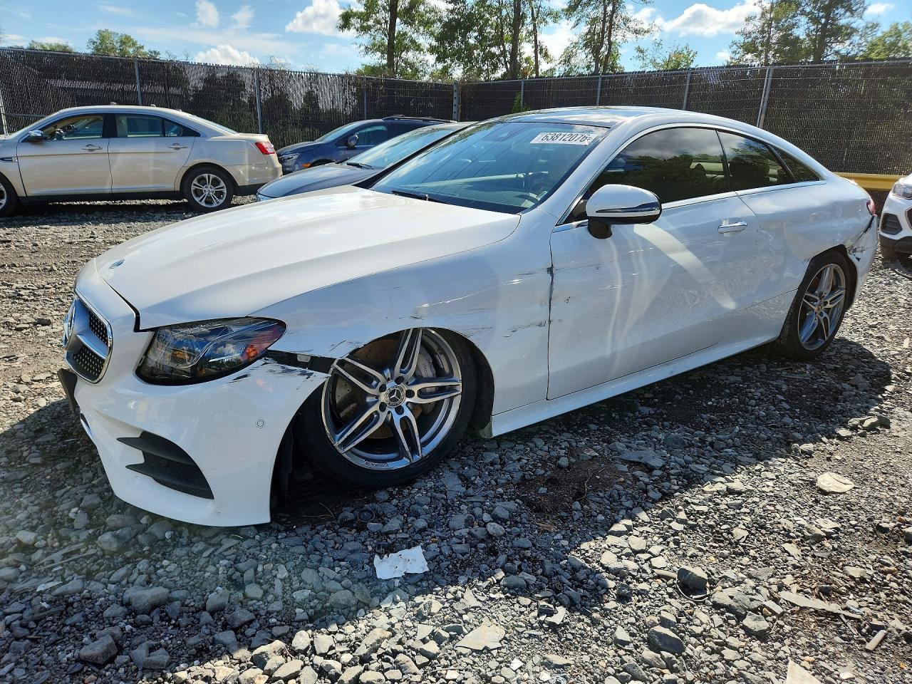 2018 Mercedes-Benz E 400 4Matic - zdjęcie główne