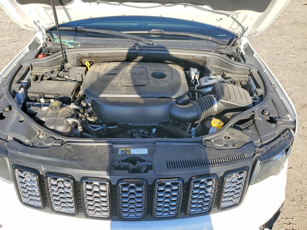 2020 Jeep Grand Cherokee Laredo - zdjęcie 11