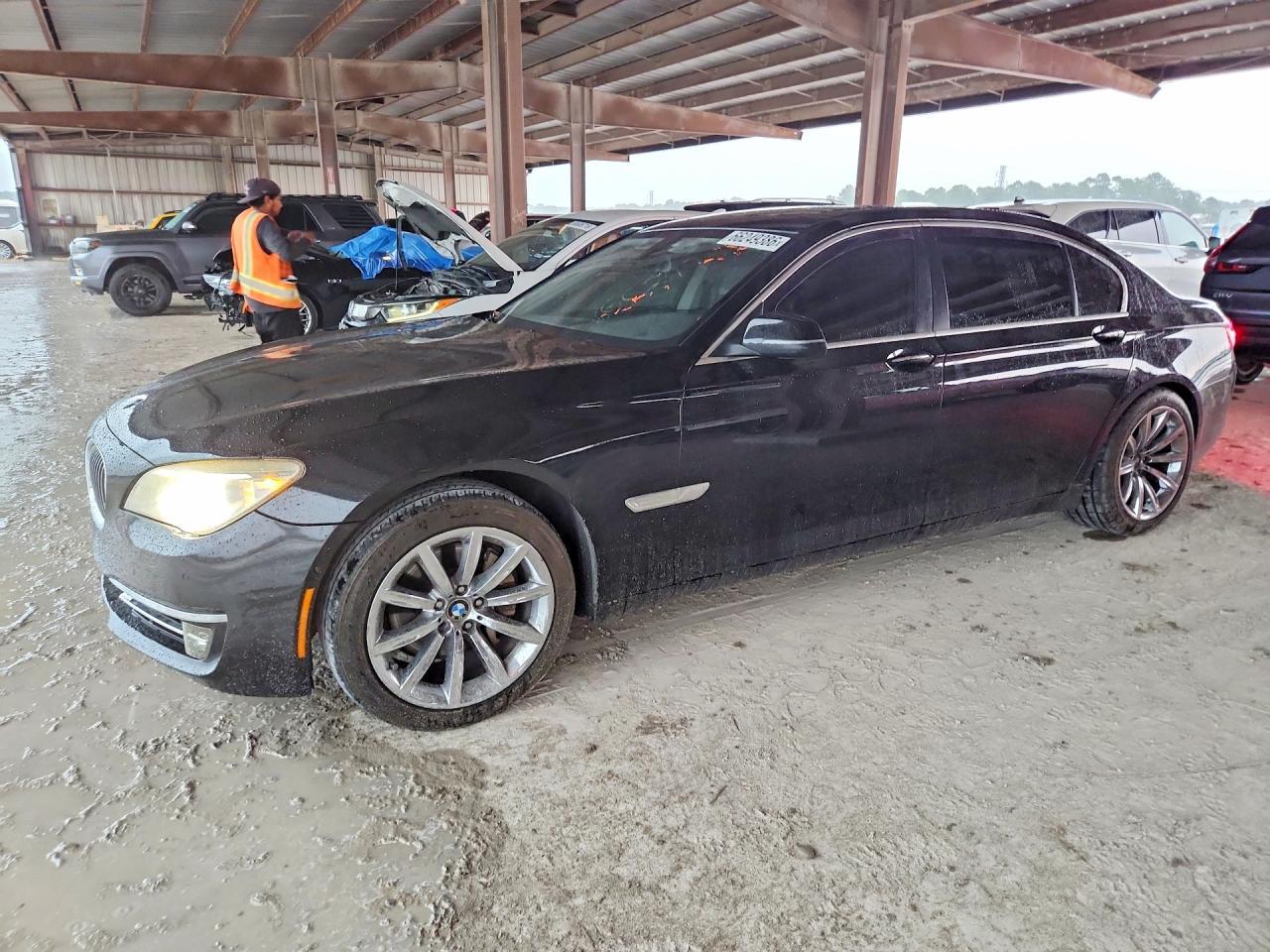 2015 BMW Seria 7 740Li - zdjęcie główne