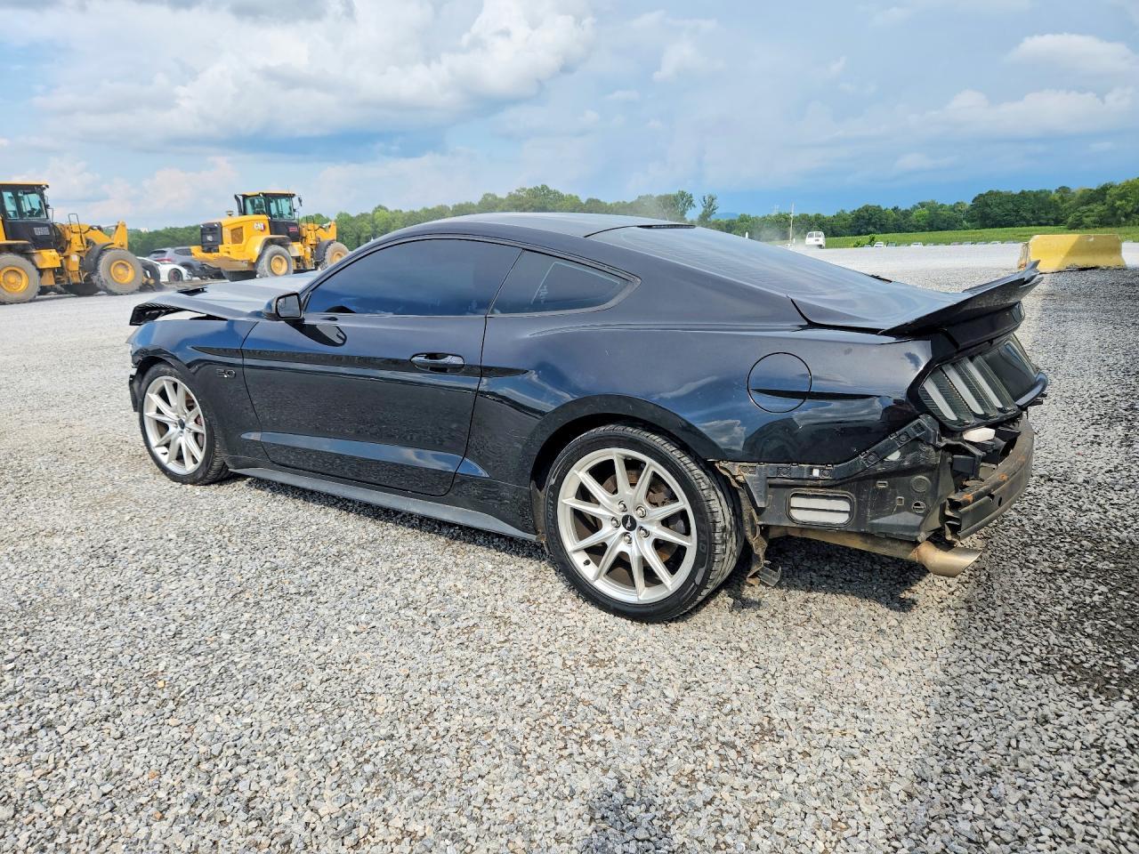 2017 Ford Mustang Gt - zdjęcie 2