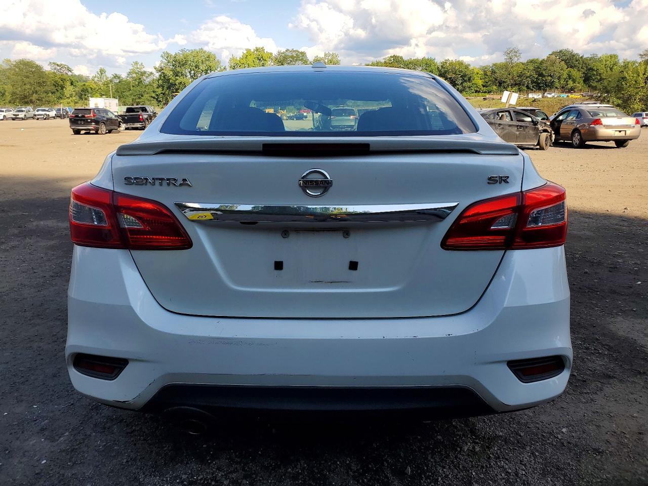 2018 Nissan Sentra Sr - zdjęcie 6