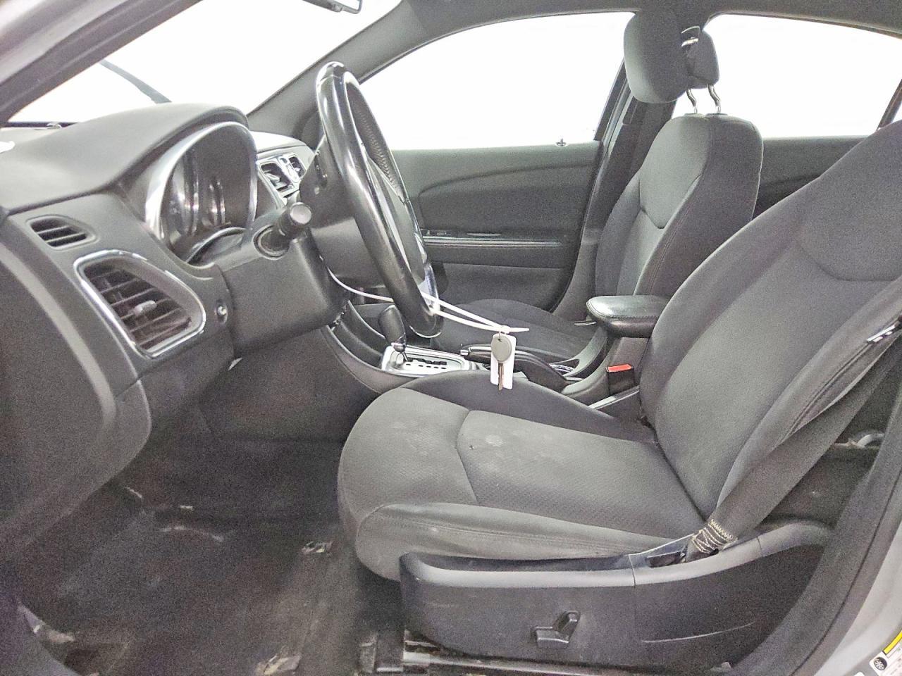 2013 Chrysler 200 Touring - zdjęcie 7