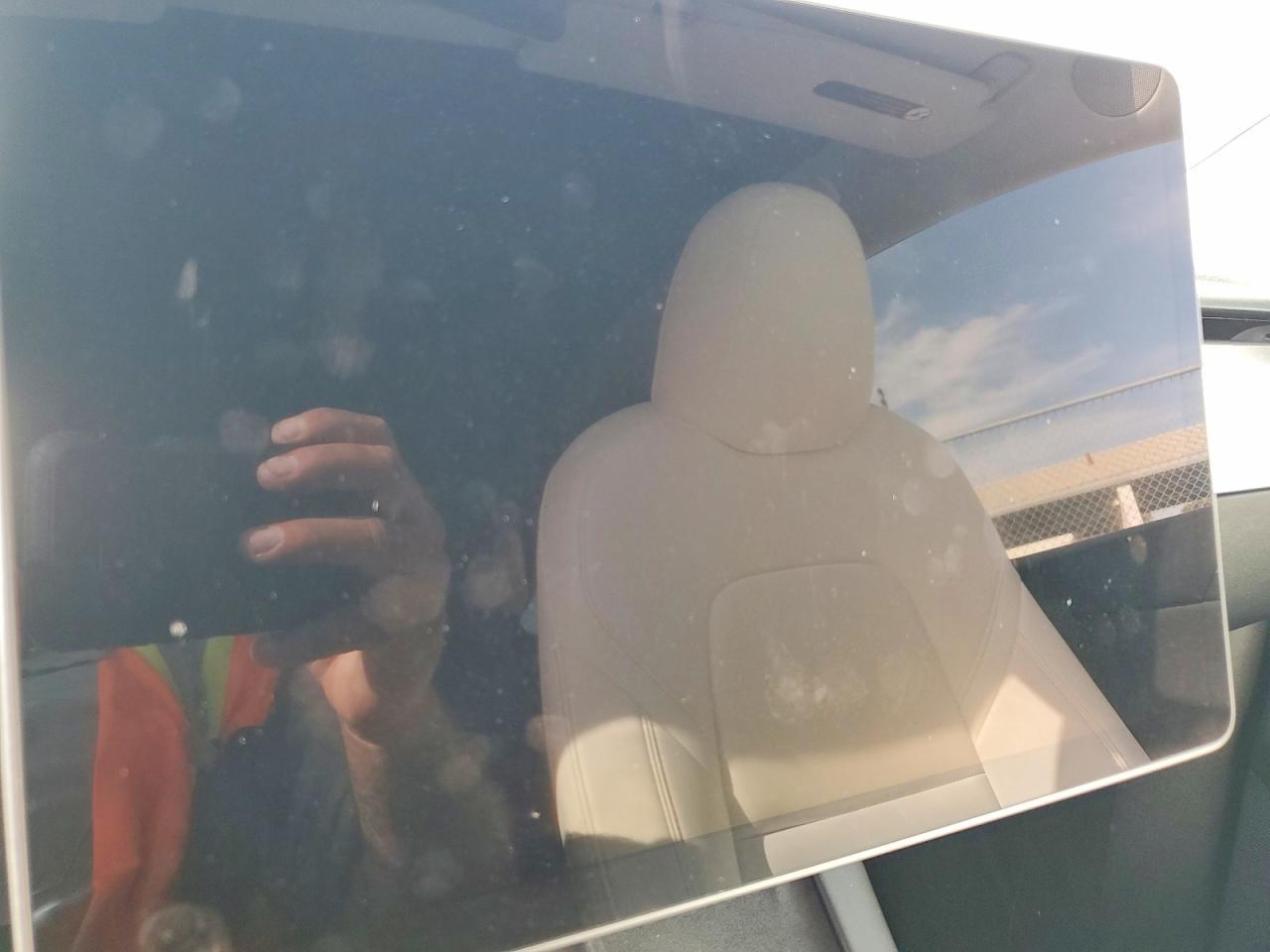 2024 Tesla Model Y - zdjęcie 9
