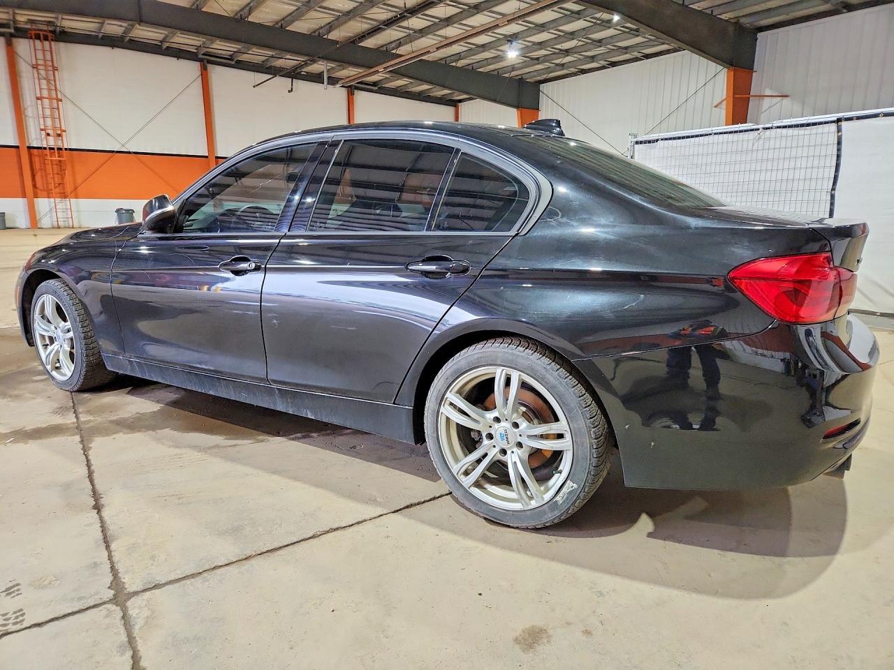 2018 BMW 330 Xi - zdjęcie 2