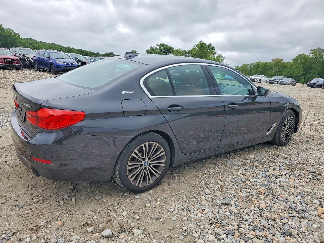 2019 BMW Seria 5 530e - zdjęcie 3
