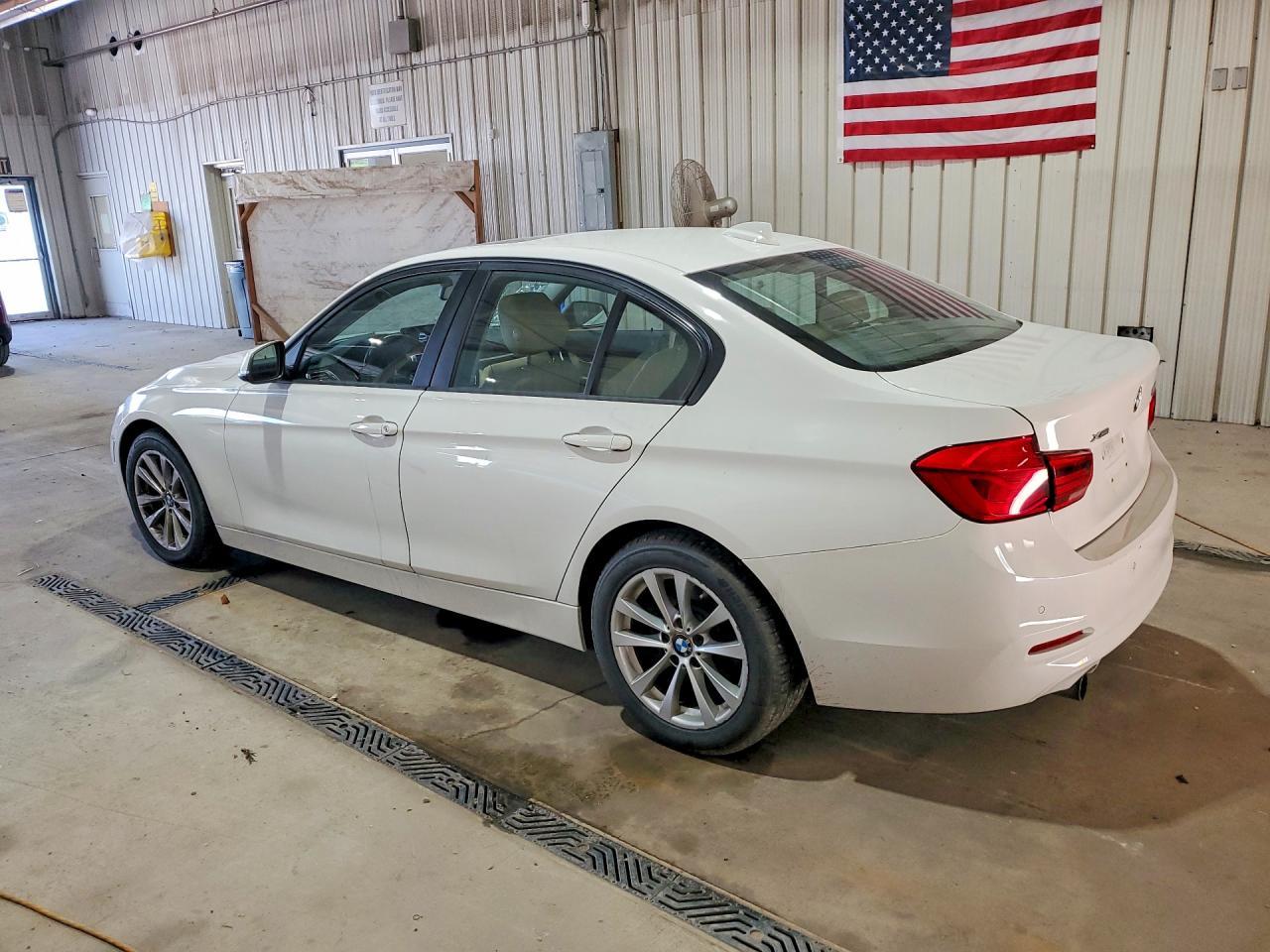 2017 BMW Seria 3 320i - zdjęcie 2