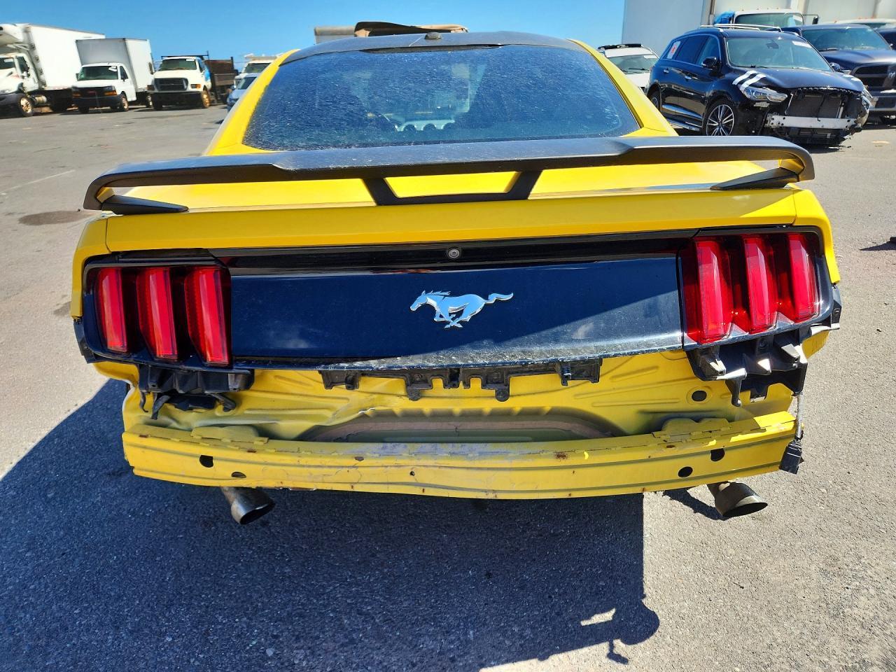 2017 Ford Mustang - zdjęcie 6