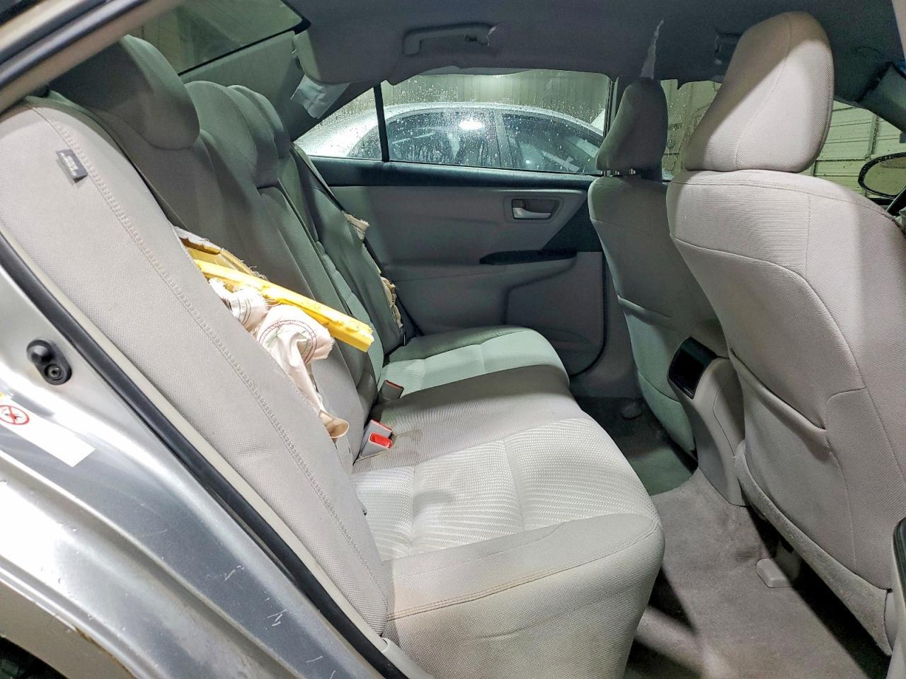 2017 Toyota Camry Le - zdjęcie 10