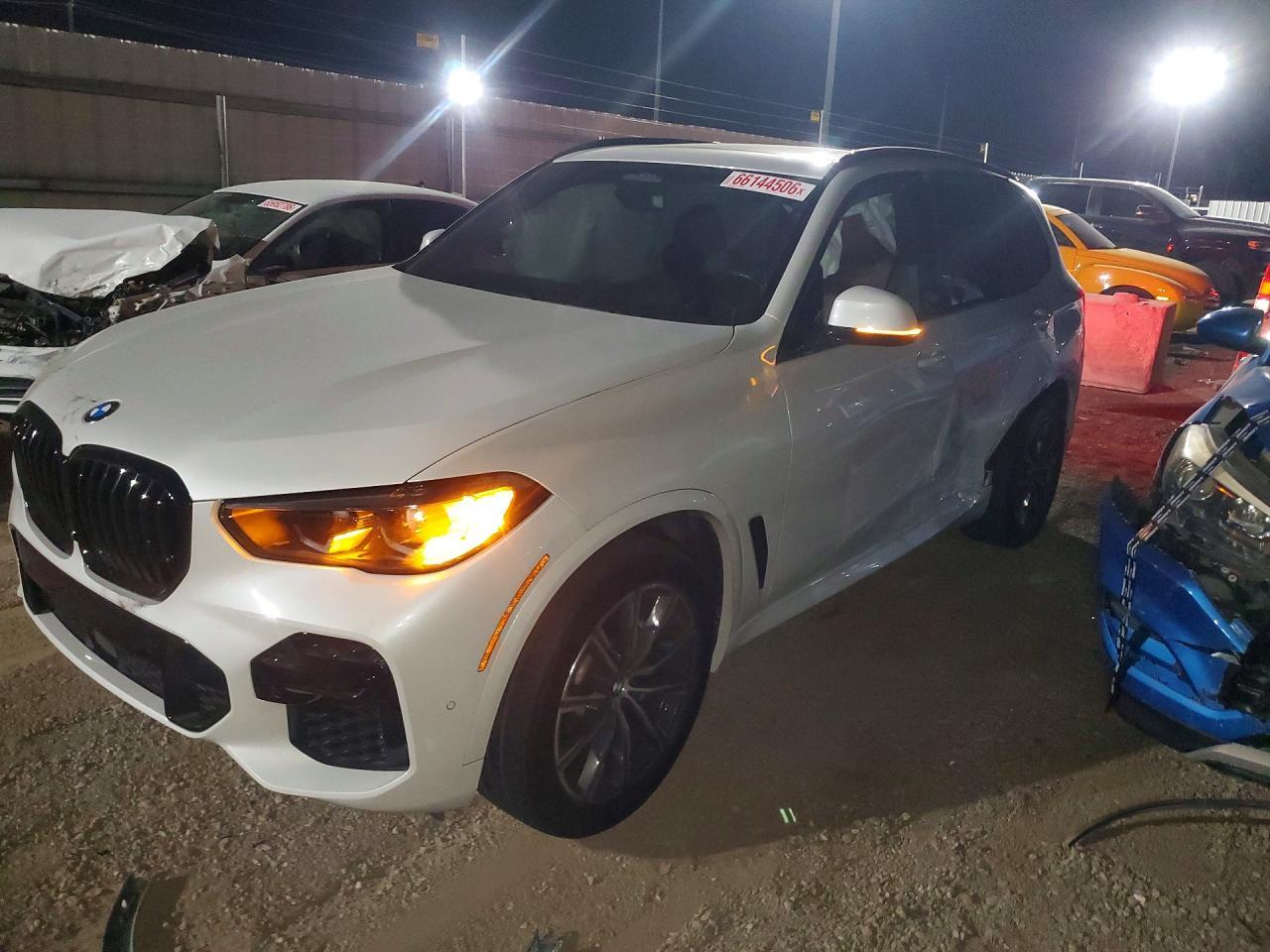 2022 BMW X5 xDrive40I - zdjęcie główne