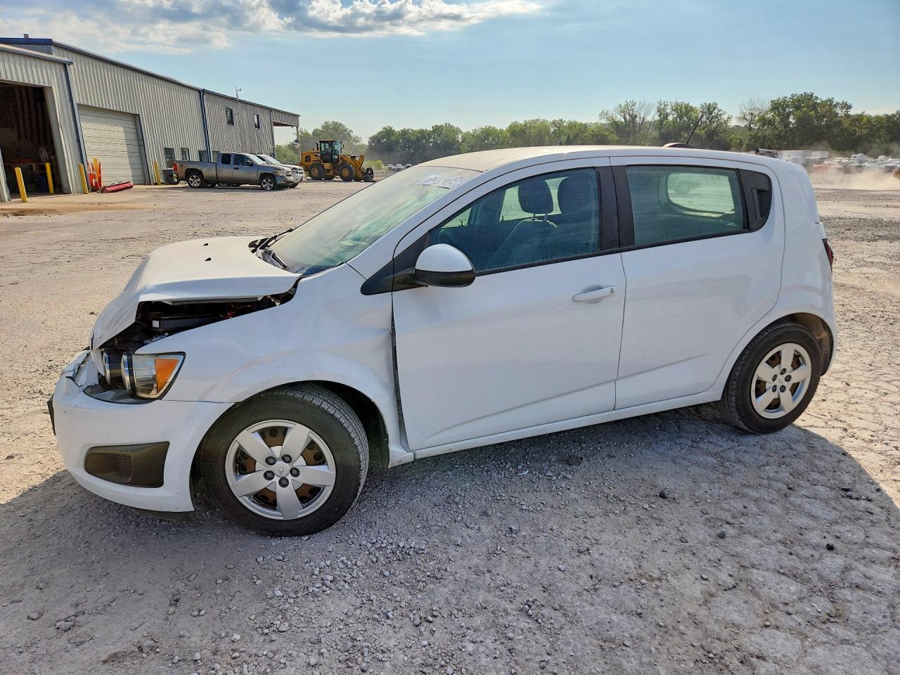 2015 Chevrolet Sonic Ls - zdjęcie główne