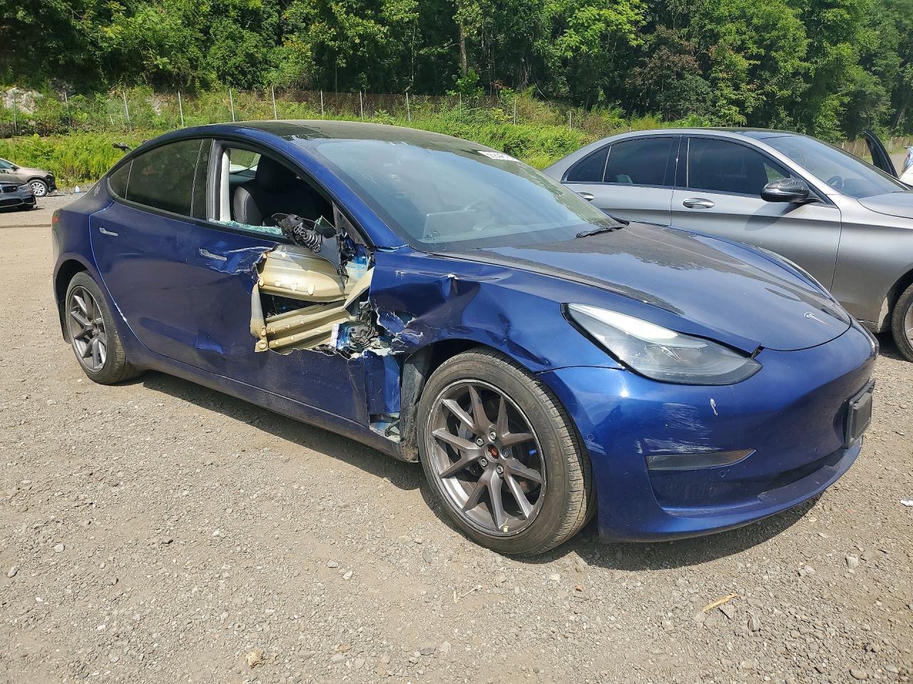2022 Tesla Model 3 - zdjęcie 4