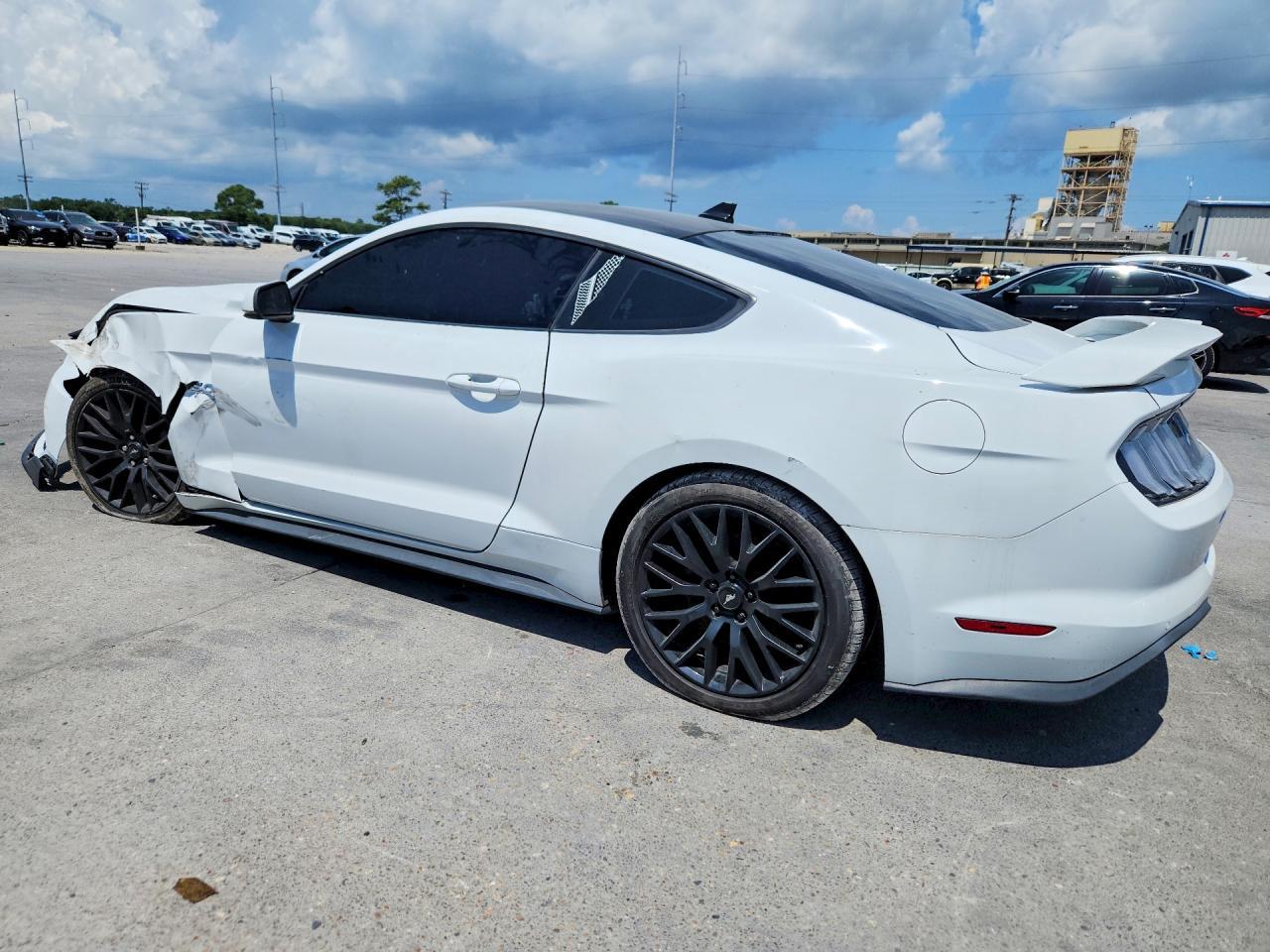 2021 Ford Mustang Gt - zdjęcie 2