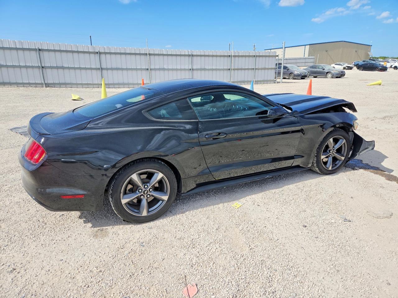2016 Ford Mustang - zdjęcie 3