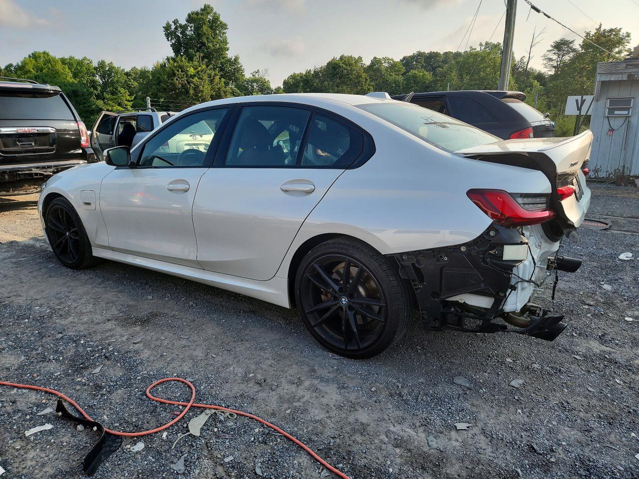 2023 BMW 330Xe - zdjęcie 2