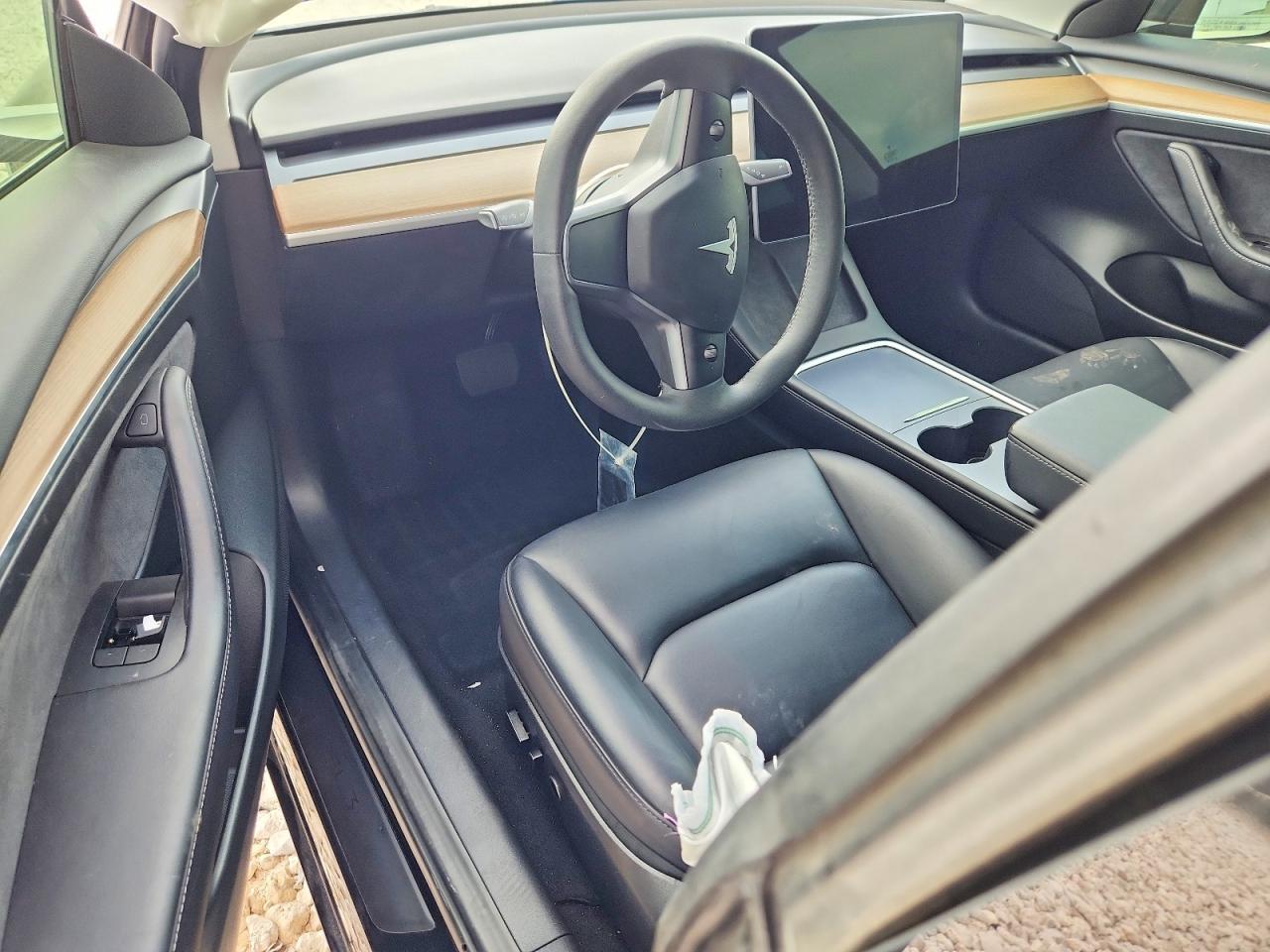 2023 Tesla Model 3 - zdjęcie 8