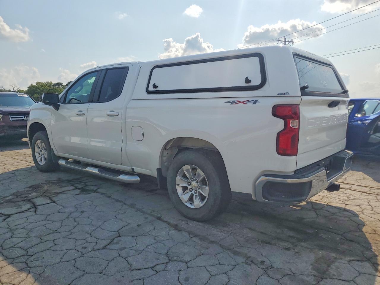 2022 Chevrolet Silverado K1500 Lt - zdjęcie 2