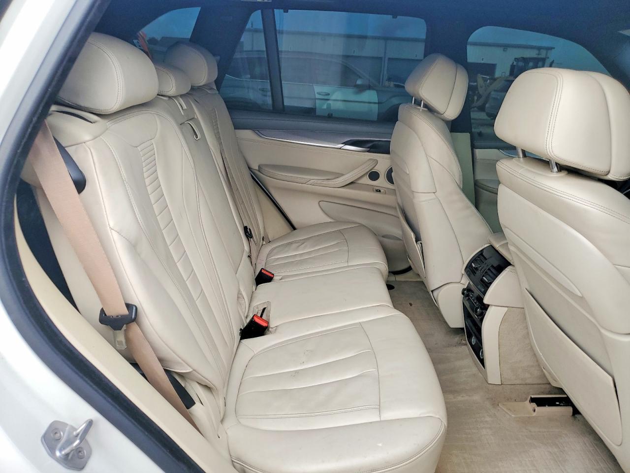 2016 BMW X5 xDrive50I - zdjęcie 11