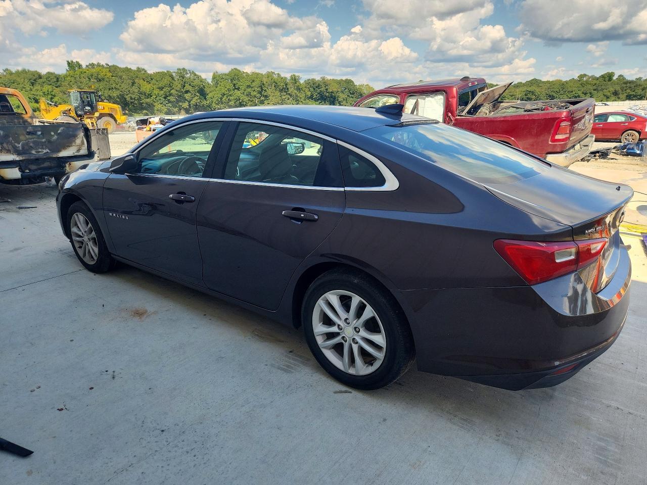 2016 Chevrolet Malibu - zdjęcie 2