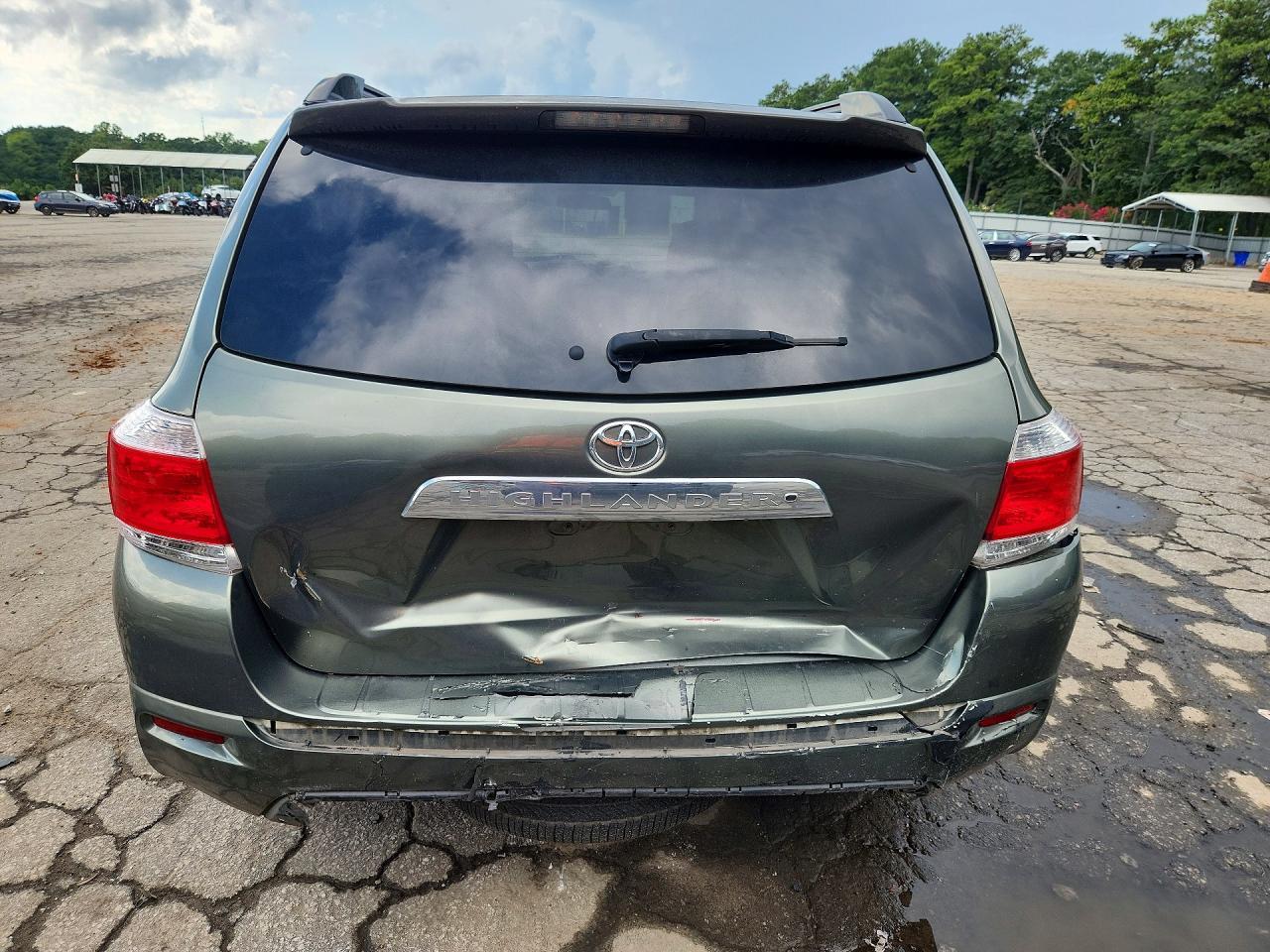2013 Toyota Highlander Plus - zdjęcie 6