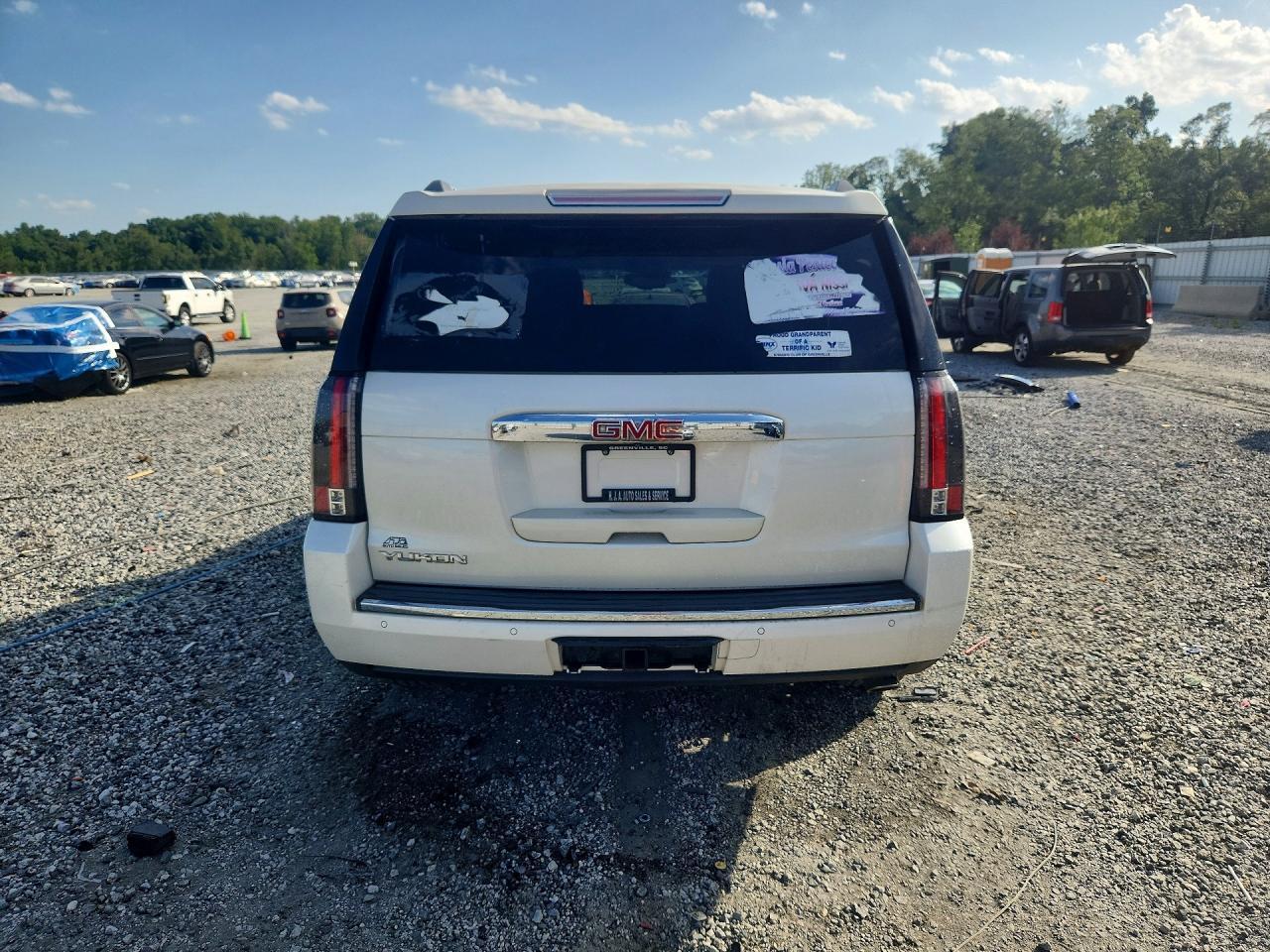 2015 GMC Yukon Denali - zdjęcie 6
