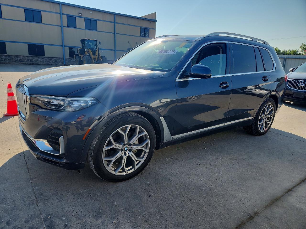 2020 BMW X7 xDrive40I - zdjęcie główne