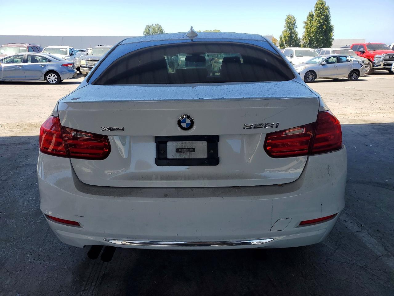 2013 BMW Seria 3 328i - zdjęcie 6
