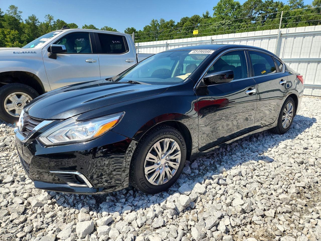 2016 Nissan Altima 2.5 S - zdjęcie główne