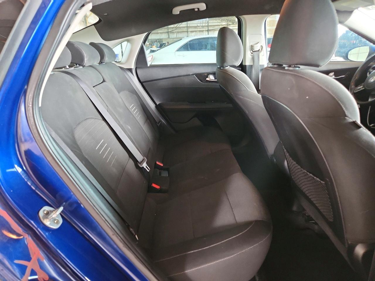2019 Kia Forte S - zdjęcie 10