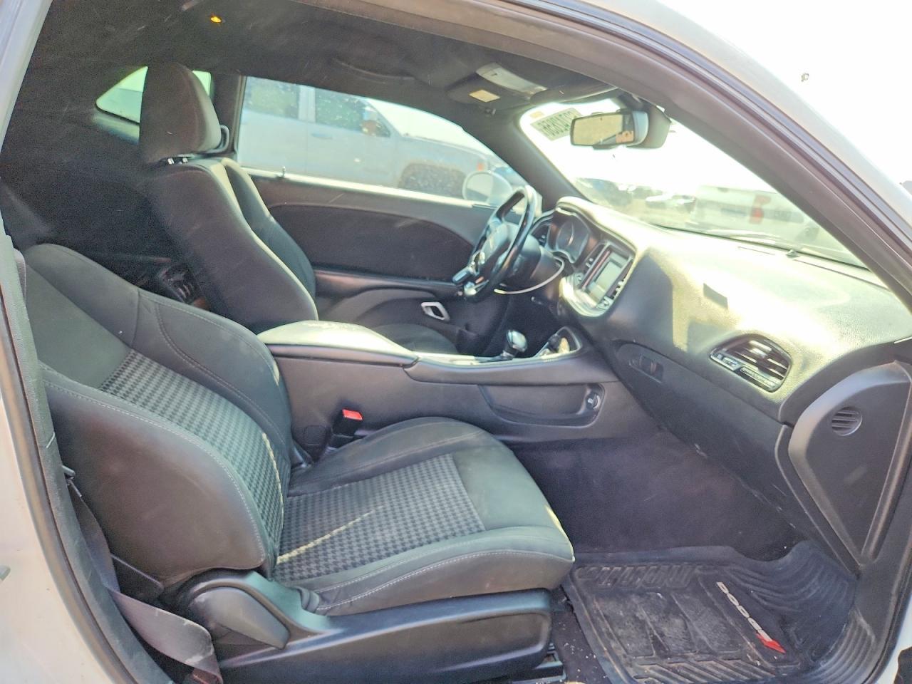 2016 Dodge Challenger Sxt - zdjęcie 10