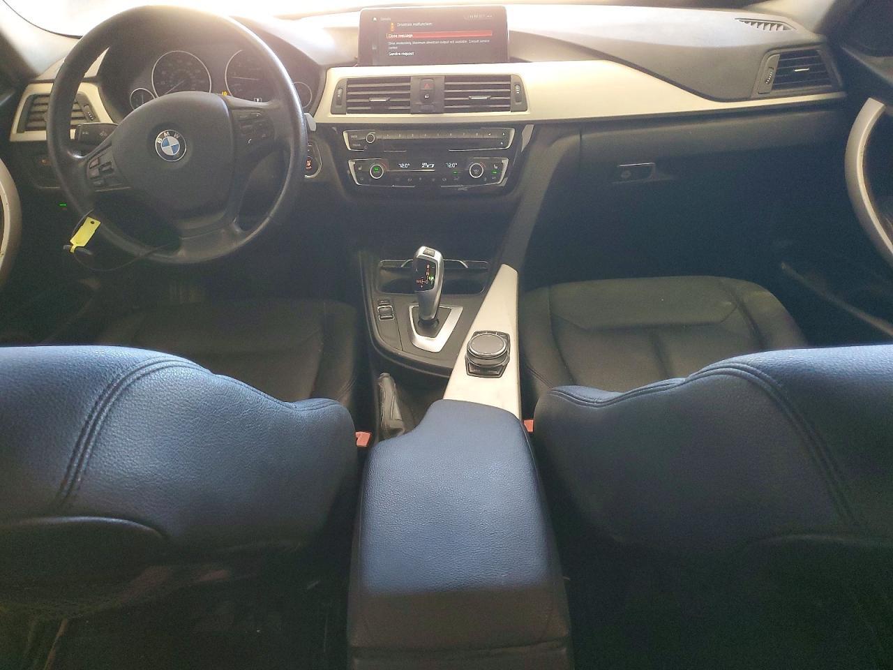 2018 BMW Seria 3 320i - zdjęcie 8