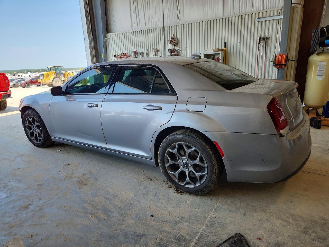2016 Chrysler 300 S - zdjęcie 2