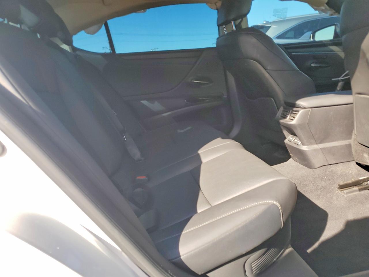 2025 Lexus Es 300H Base - zdjęcie 10