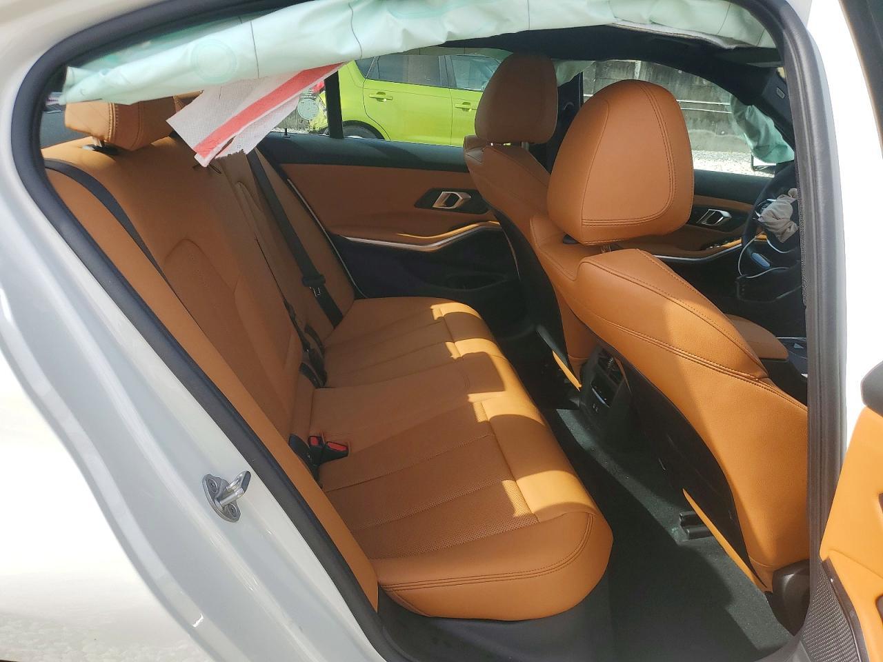 2026 BMW 330Xi - zdjęcie 10