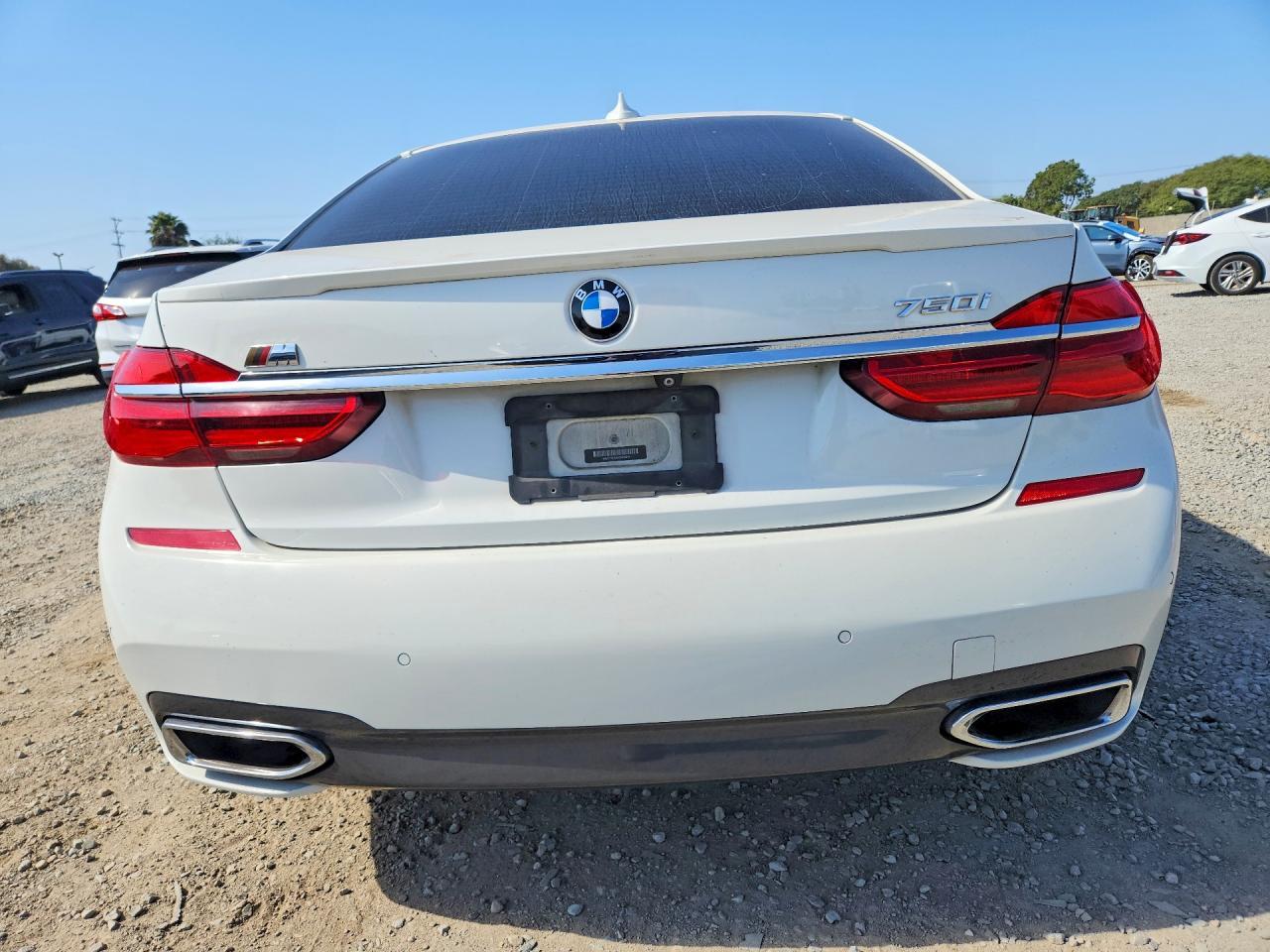 2017 BMW Seria 7 B7 - zdjęcie 6
