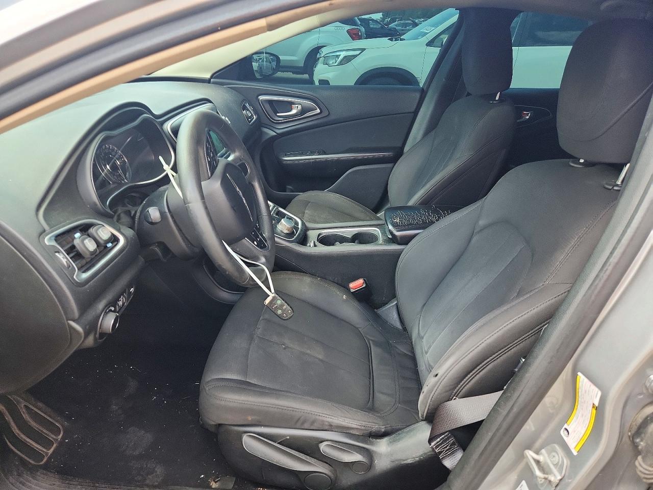 2015 Chrysler 200 Limited - zdjęcie 7