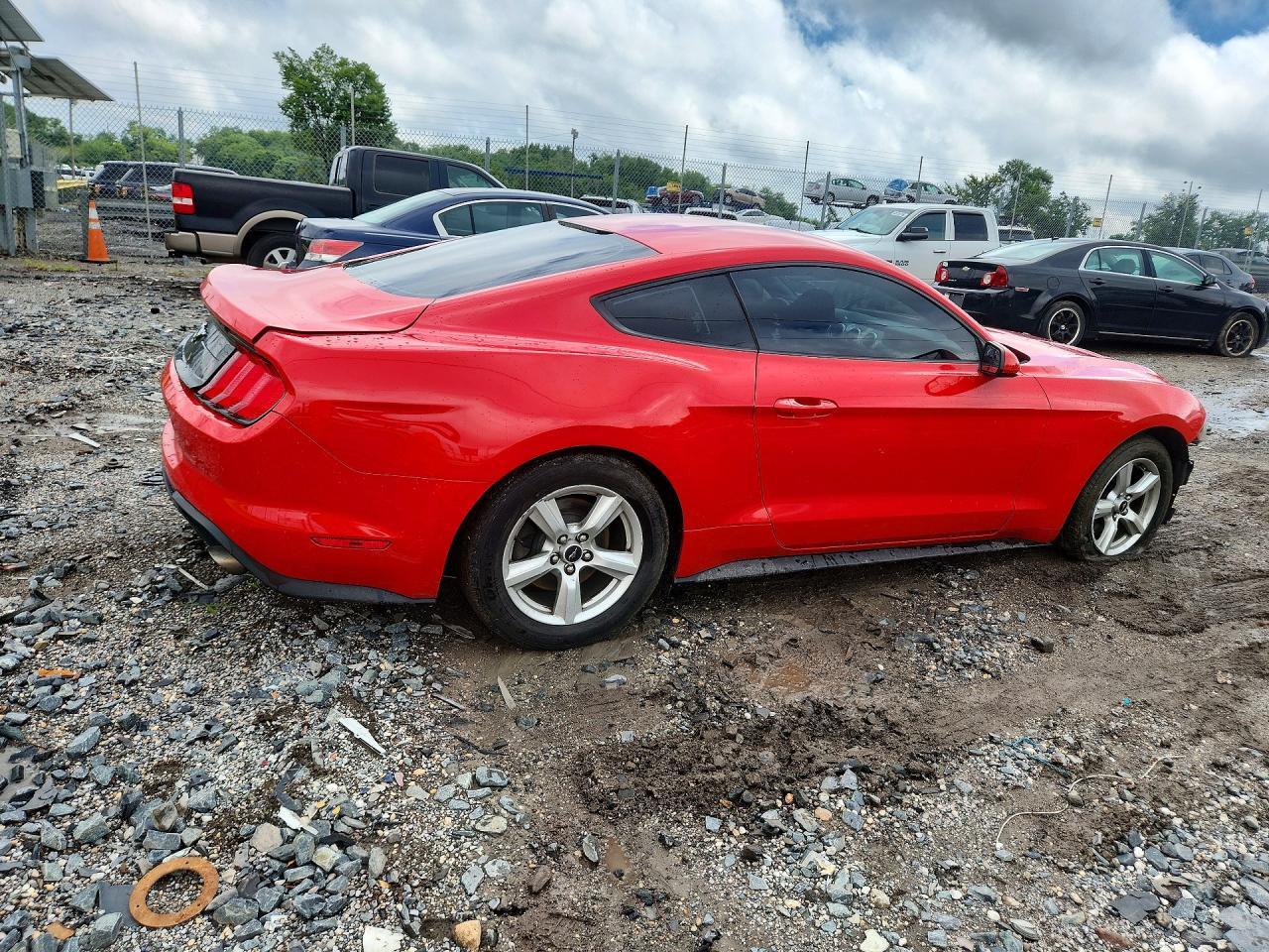 2018 Ford Mustang - zdjęcie 3